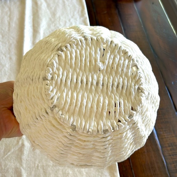 Woven Bunny Easter Basket NWT - Picture 4 of 5